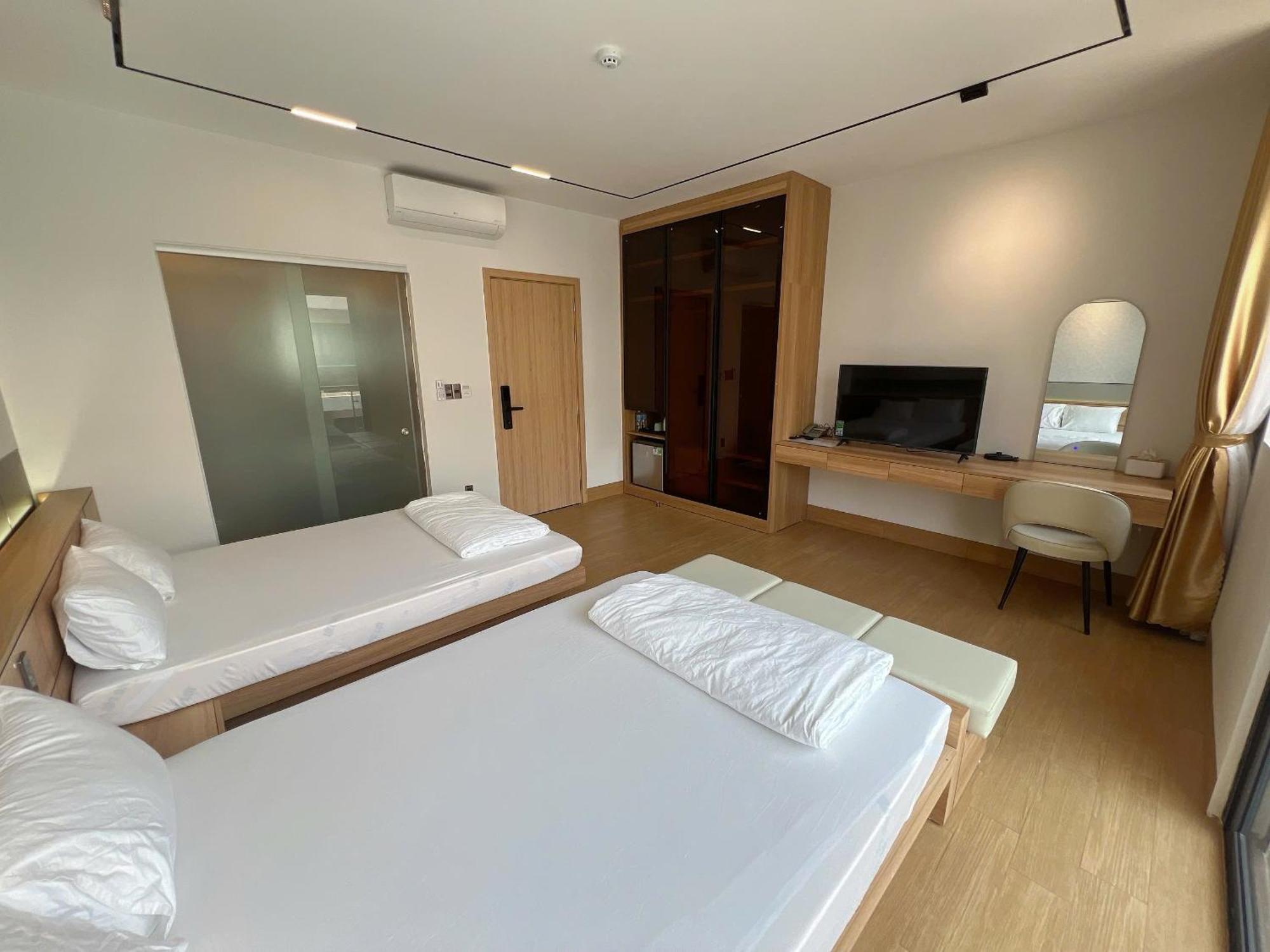 C&M Hotel Фан Ранг Екстериор снимка